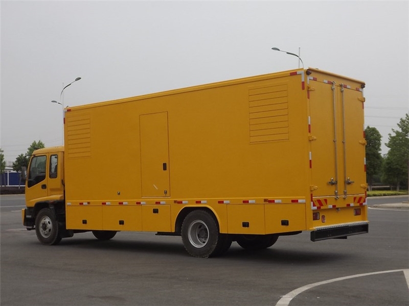 柳林出租发电机-柴油发电机组电压低报警怎么办？