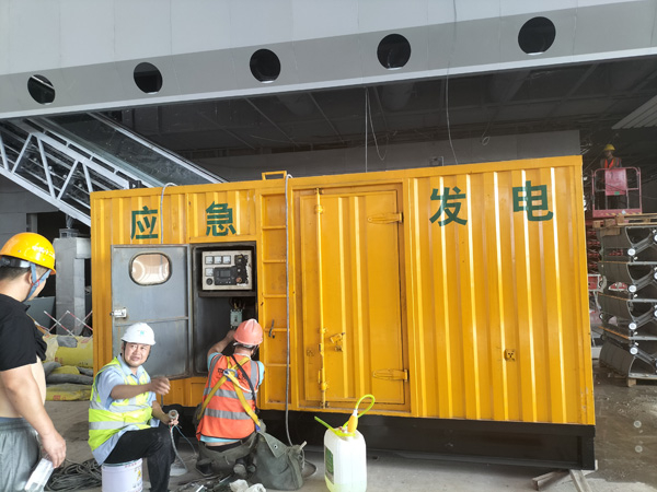 柳林怎样判断空气滤清器是否需要更换？