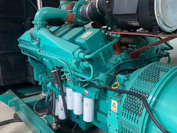 柳林更换100kW柴油发电机组机油时，需要注意哪些事项？